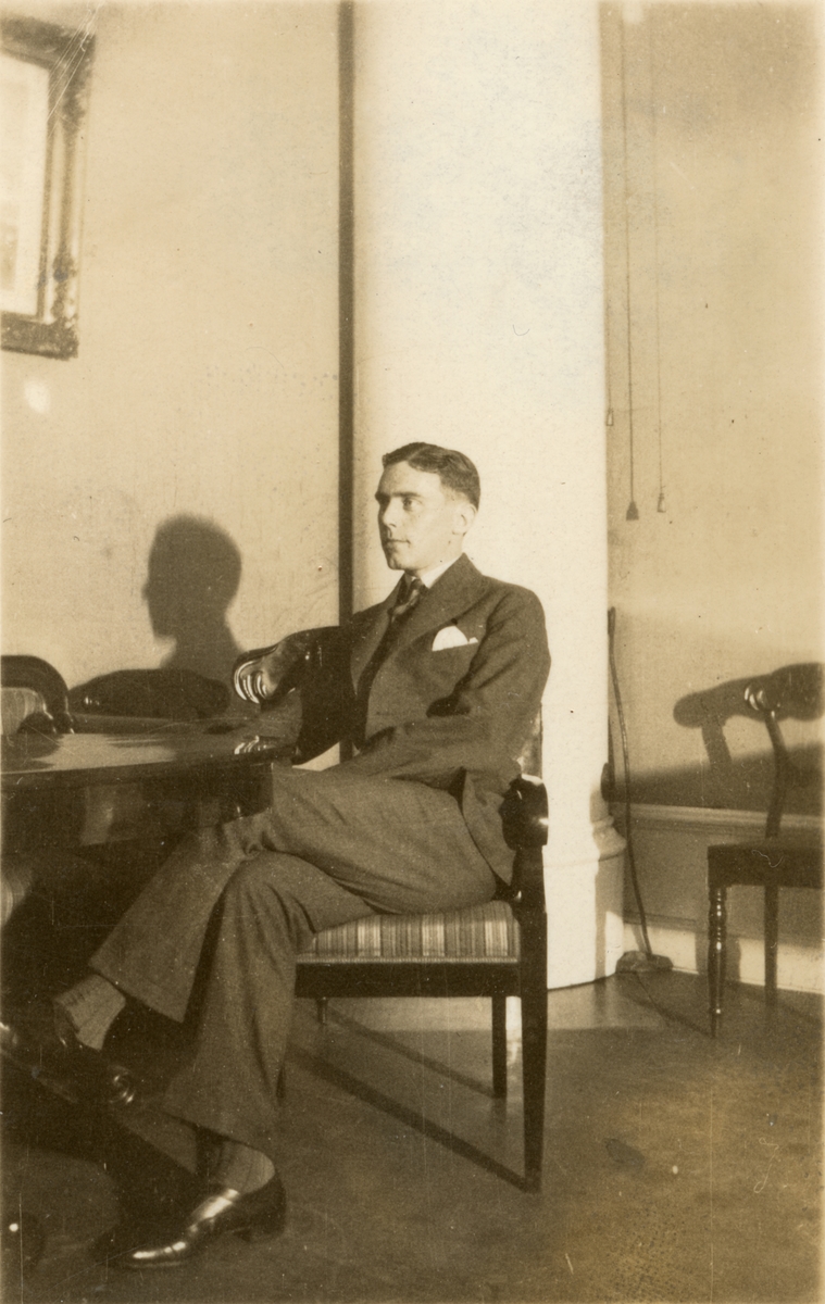 Text i fotoalbum: "Fältingenjörskolan i Eksjö, sept 1929".