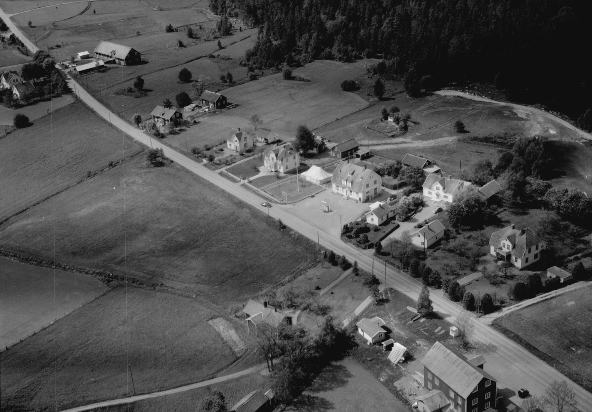 Flygfoto över Svarttorp i Jönköpings kommun. 1303 / 1966