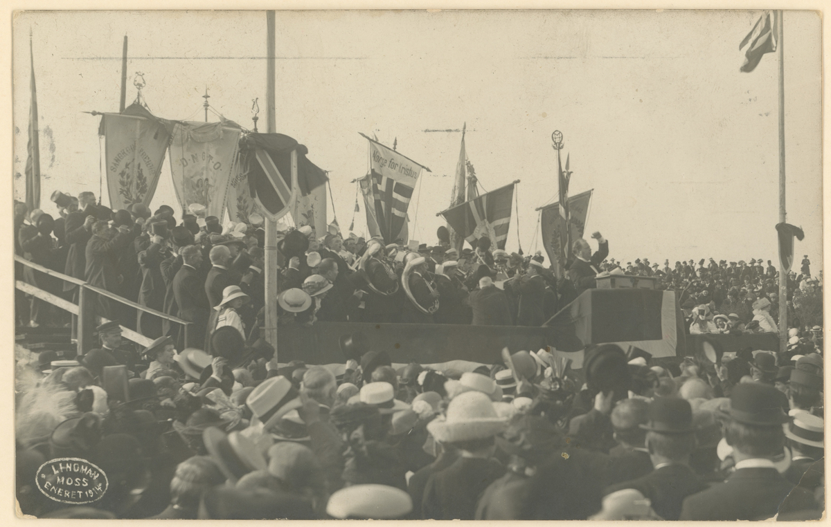 Skarmyren, fra 100-årsjubileet i 1914 for et selvstendig Norge. To bilder.

Bilde 2:
Arne Magnussen taler.