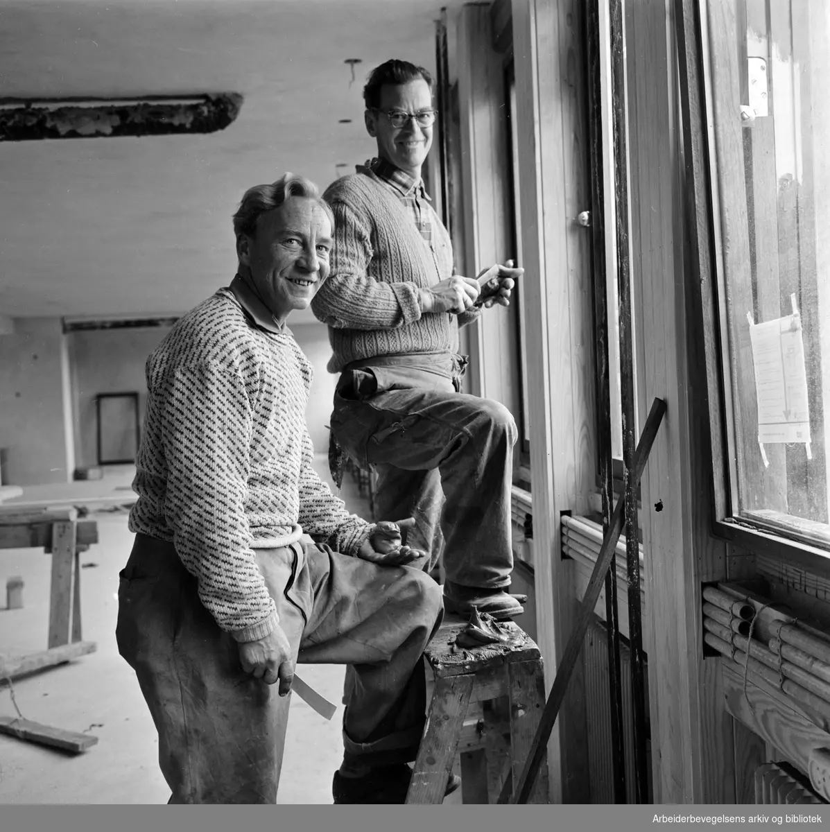 Bygningsarbeidere. Antatt Folkets Hus på Youngstorget. 1961.