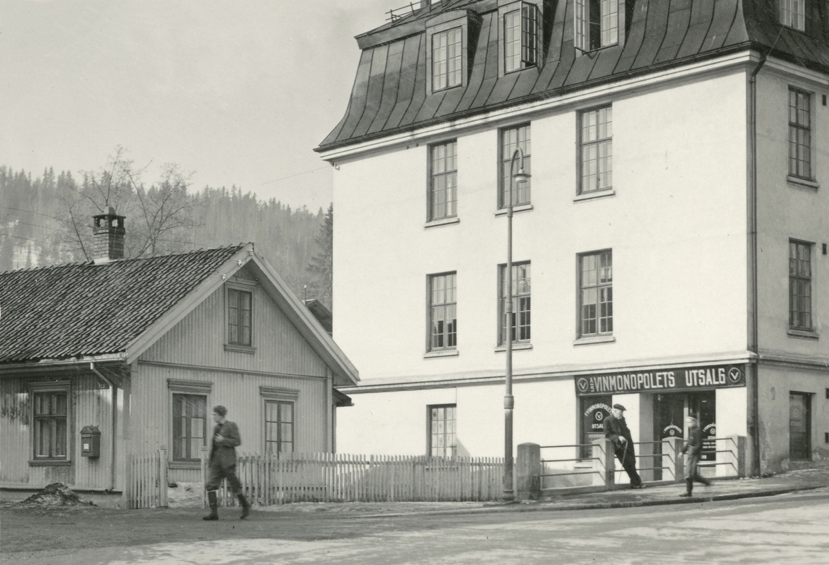Det gamle rådhuset, Øvre torvgate-Hunnsveien, Gjøvik 1948