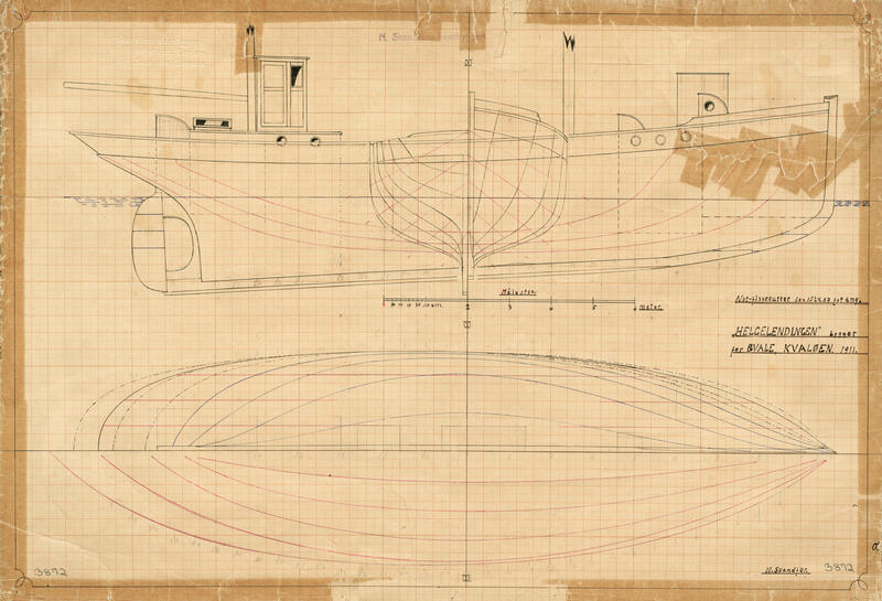 Konstruksjonstegning av en båt på gulnet papir.