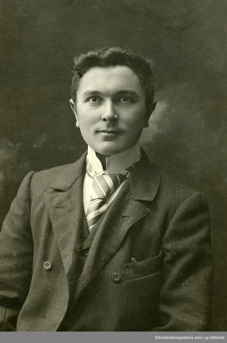 Halvard Olsen (1886-1966), LO-formann 1925-1934.