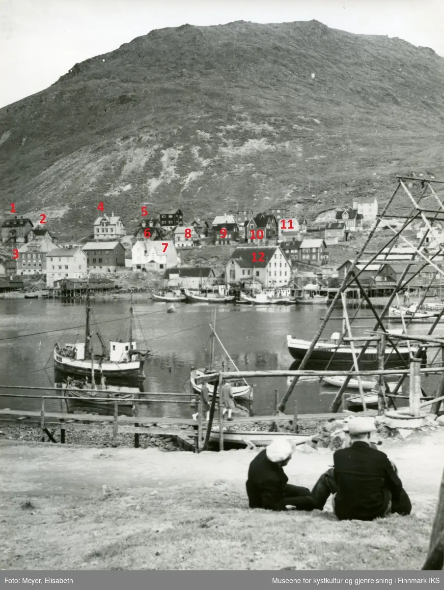 Honningsvåg. Midtbyen med havn og båter. 1940.