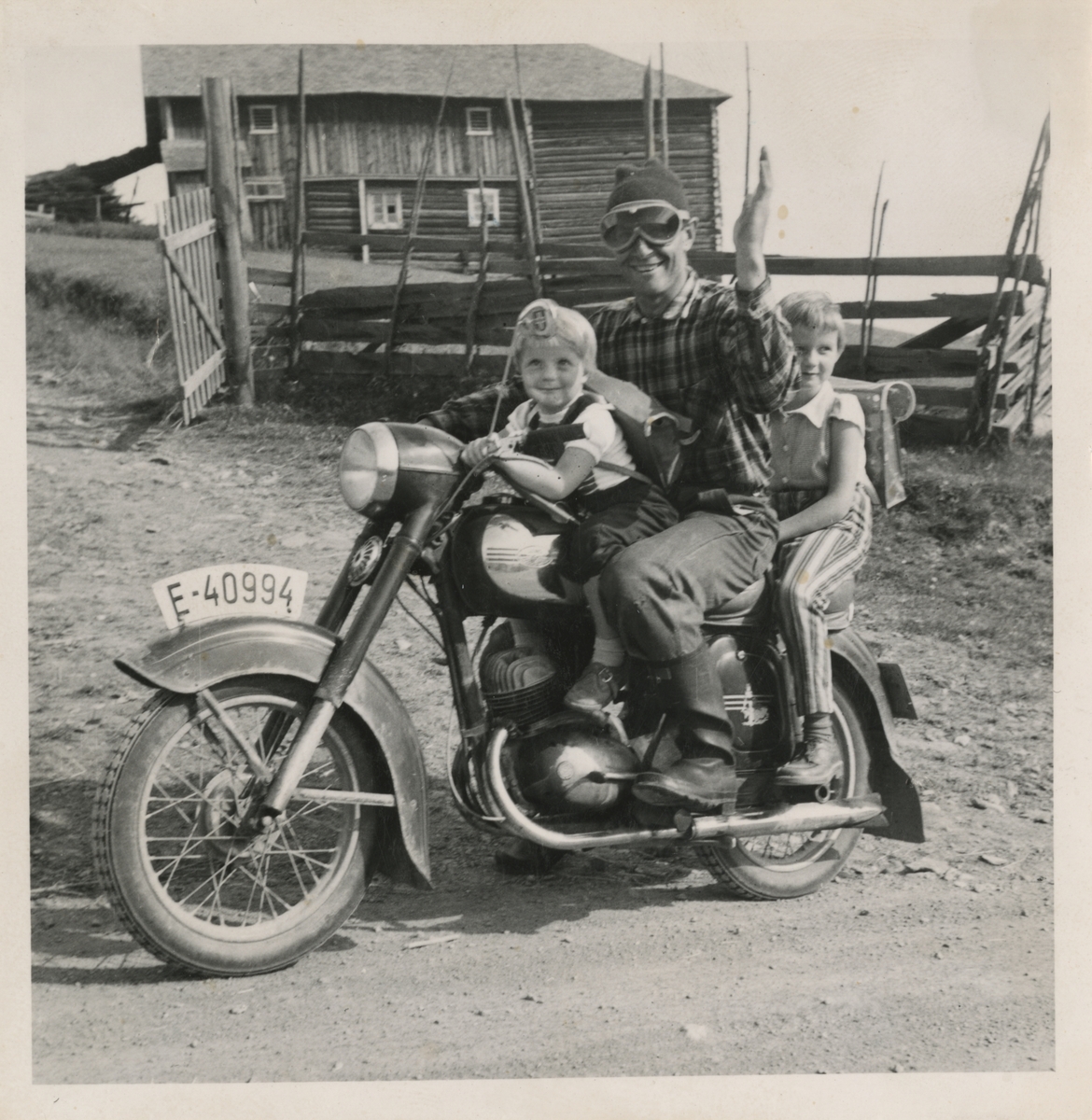 Byjenter på motorsykkeltur i 1962.