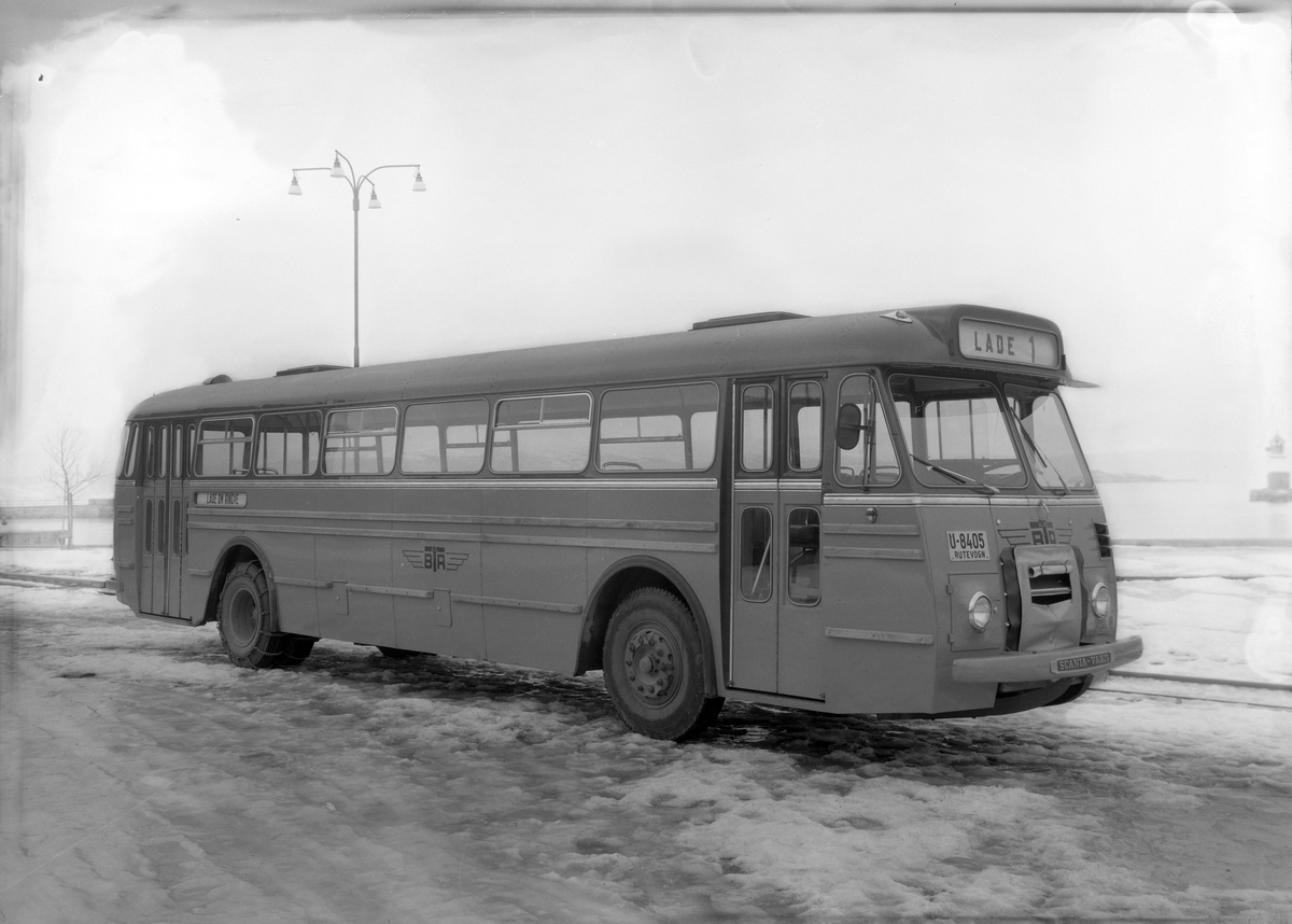 Buss fra Trondheim Bilruter. Eksteriør og interiør på Laderuta
