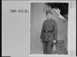Portrett av tysk soldat i uniform,  Erich Harmann.