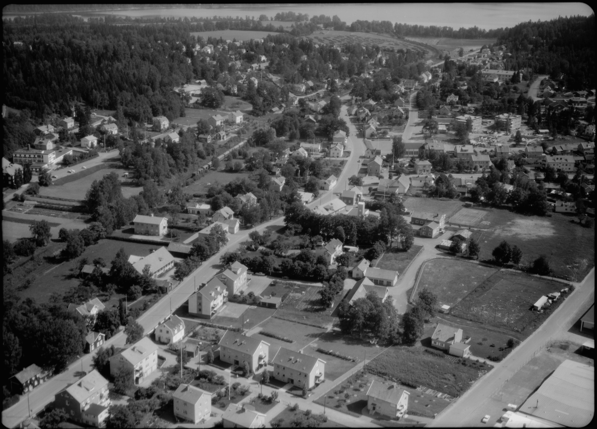 Flygfoto över Tenhult i Jönköpings kommun. 1276/1966
