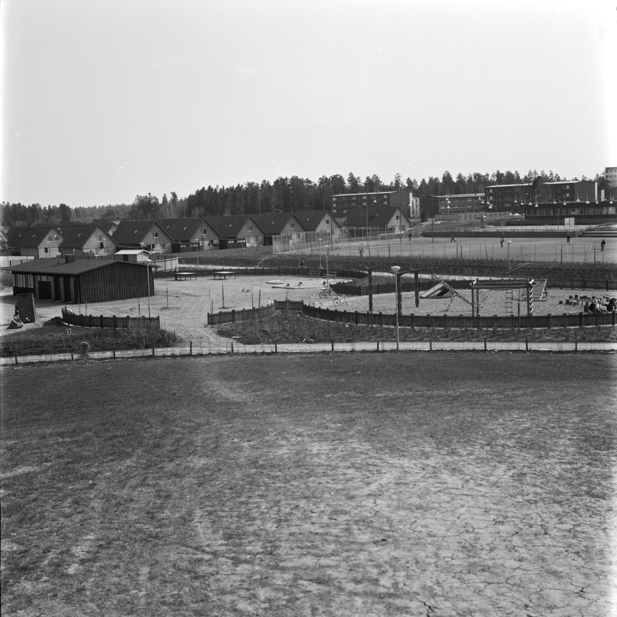 Bostadsområde och lekplats, Uppsala 1972