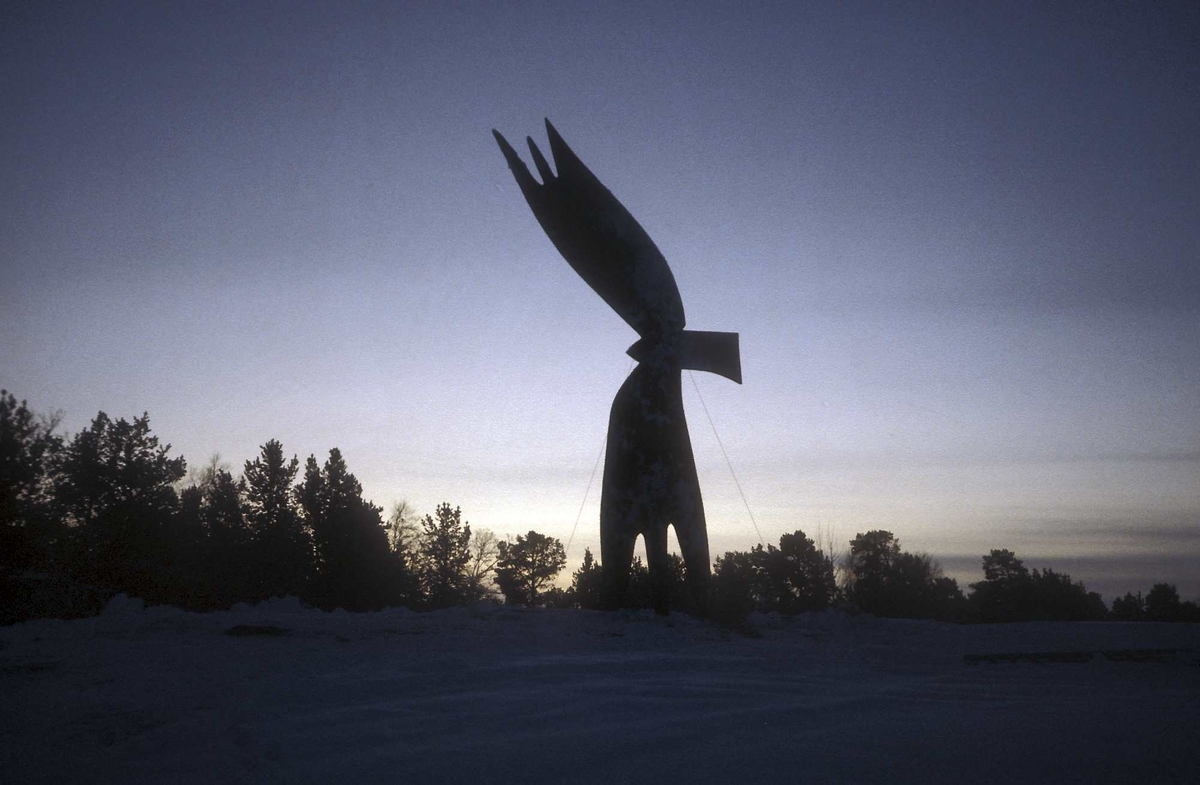 Fremmed fugl [Skulptur - Metallarbeid (stål)]