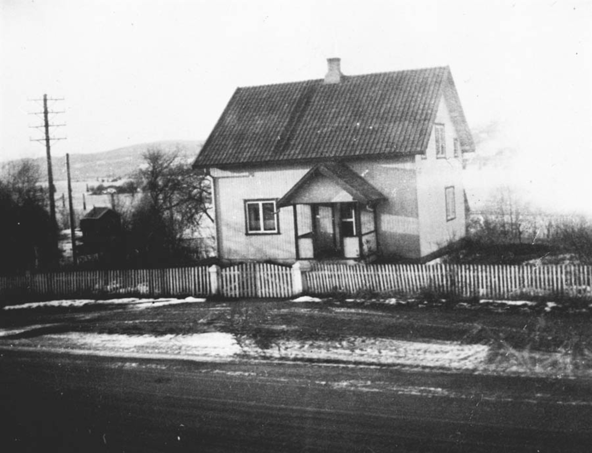 Huset på Hvalstangen tidlig i 1950-årene.