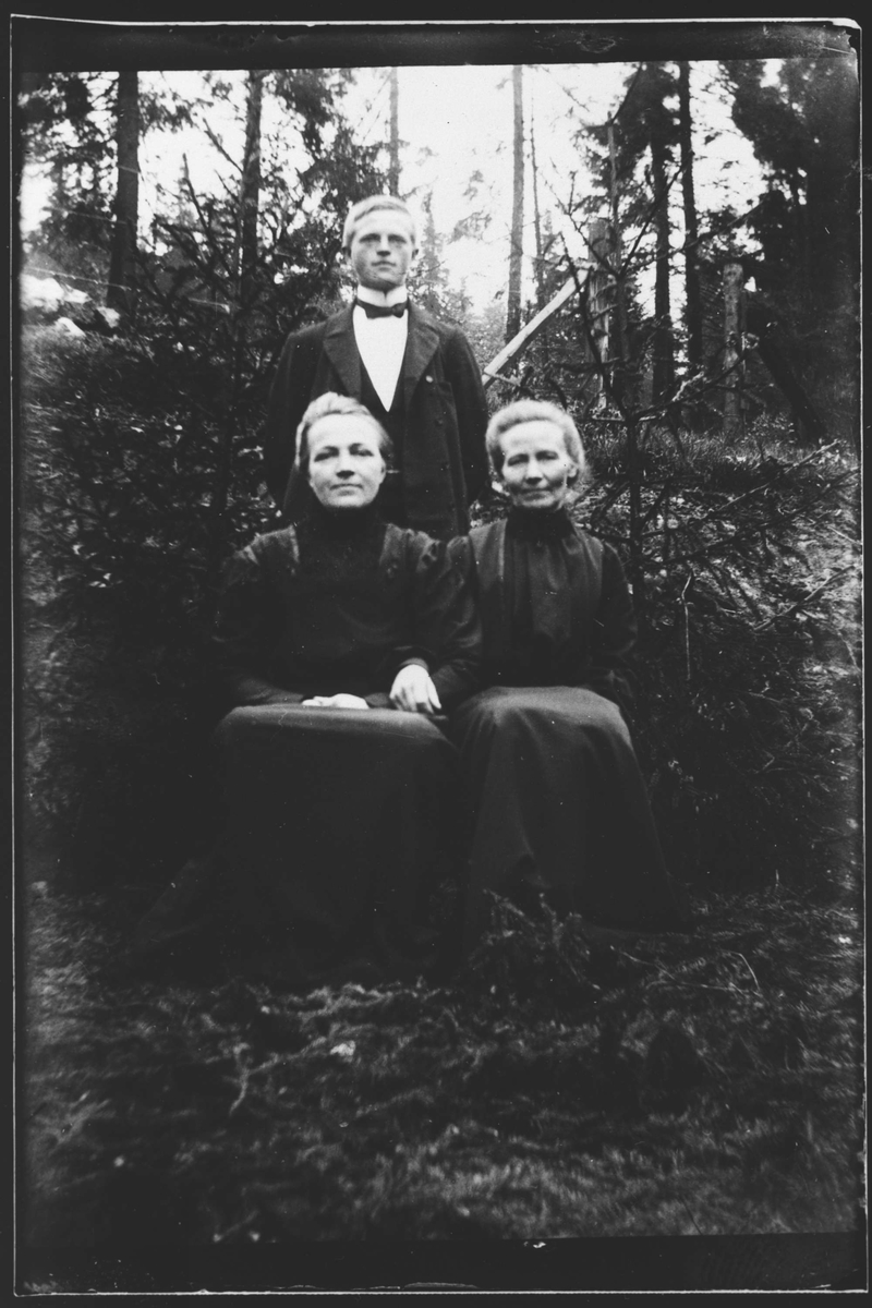 Agnete Malumseter, Helene Granlien og Hans Granlien.