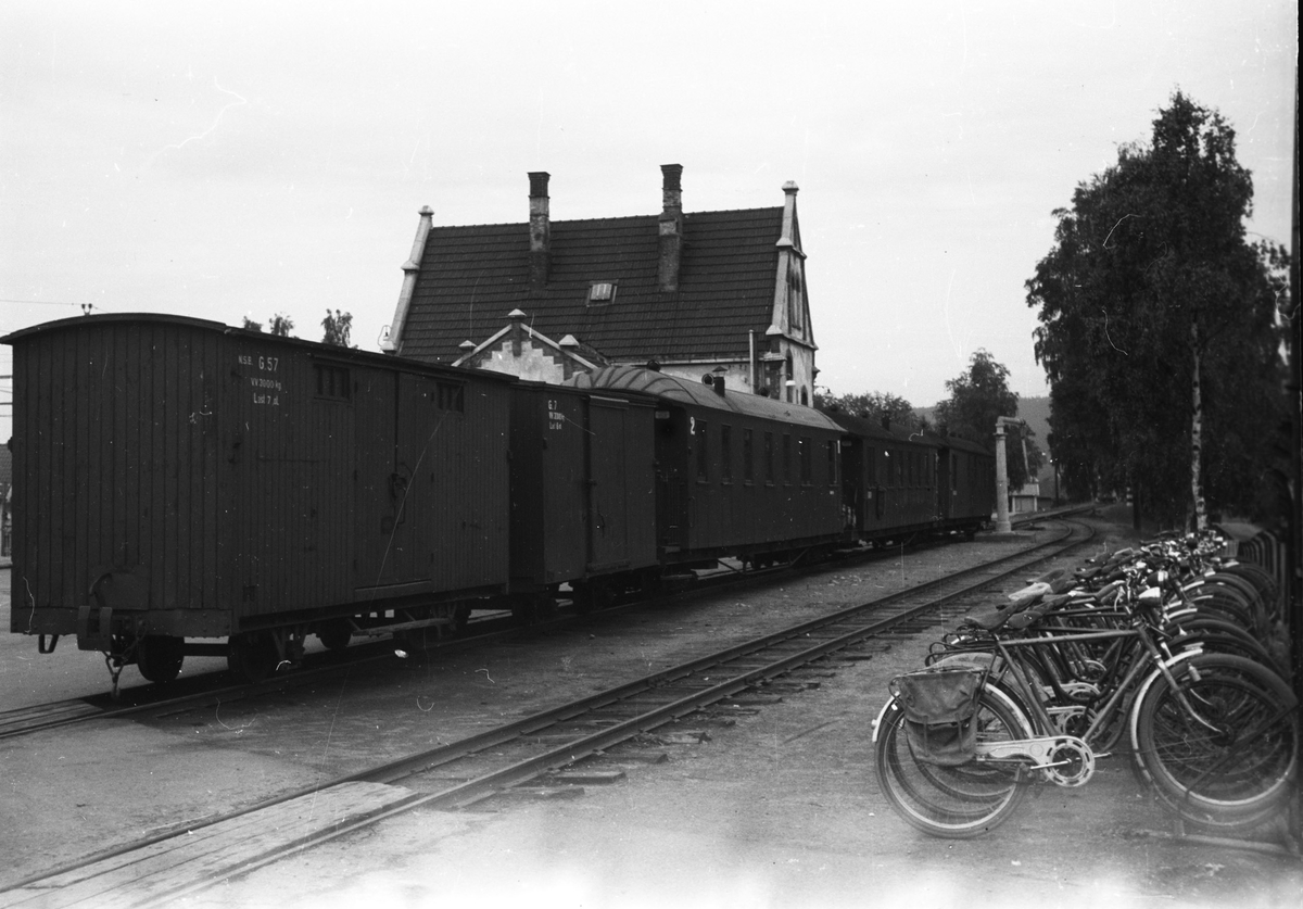 Vognene er sammenskiftet før avgang fra Sørumsand stasjon.