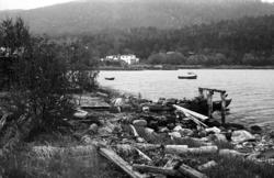 Isdammen og redskapshuset på Hovdenakken. 1-3: Arbeidshuset 