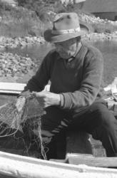 Dryna i Midsund..(ref: Drønnesund Notlags nothus på Fiskerim