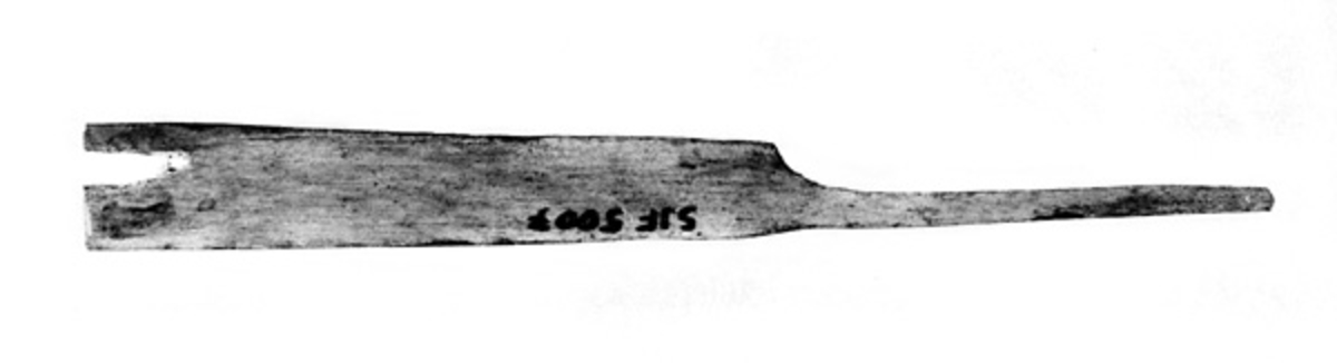 Verktøy som benyttes sammen med knivslirelesten. 
Fra knivmakerverkstedet til Lutnes (1890-1975). 
