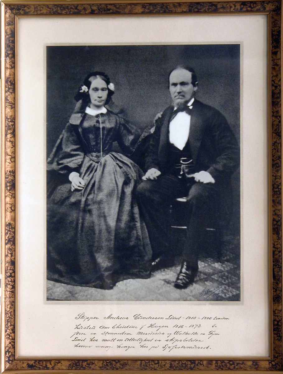 S/h portrettfotografi av av skipper Andreas G. Lind og hans kone Ane C.Lind.