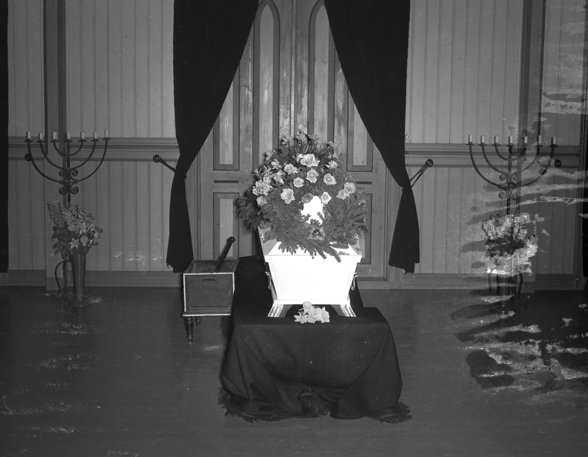 Begravelse, Elverum kapell