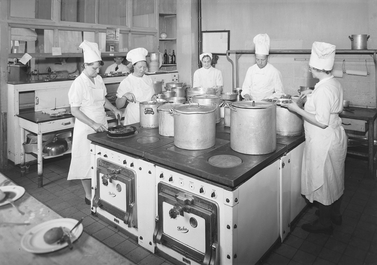 Beha komfyrer fotografert i storkjøkken