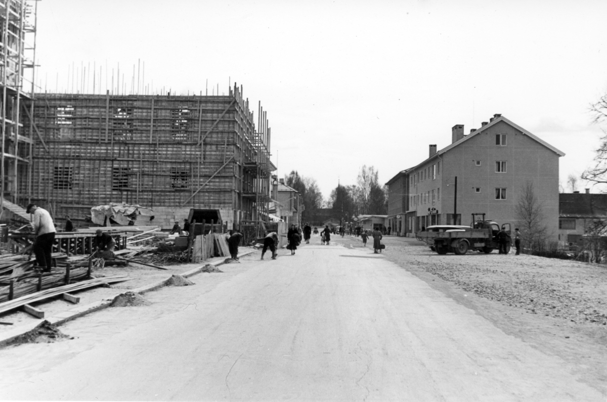 Rådhus/Elvarheim under bygging