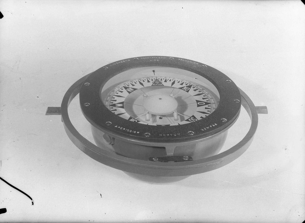 Kompass fra Optikus H. Iversen