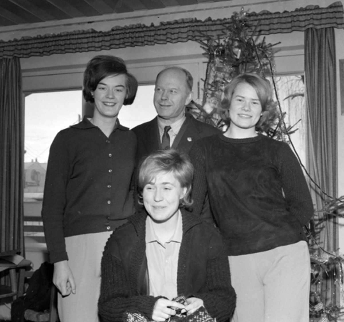 Fra venstre: Randi Elisabet Nilsen, Bjørn Norderhaug, Aud Groven. Foran Mette Rosenvinge. 