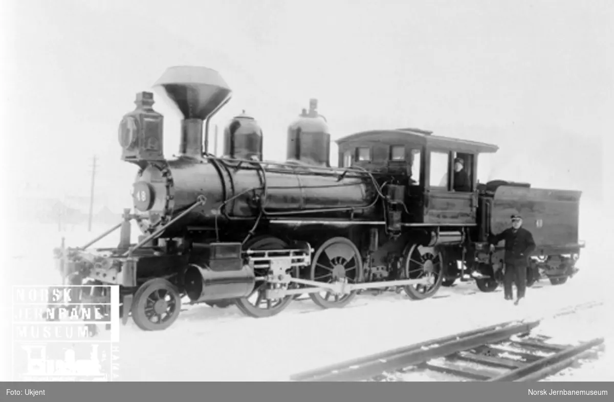 Damplokomotiv type XX nr. 48 på Støren ca. 1925