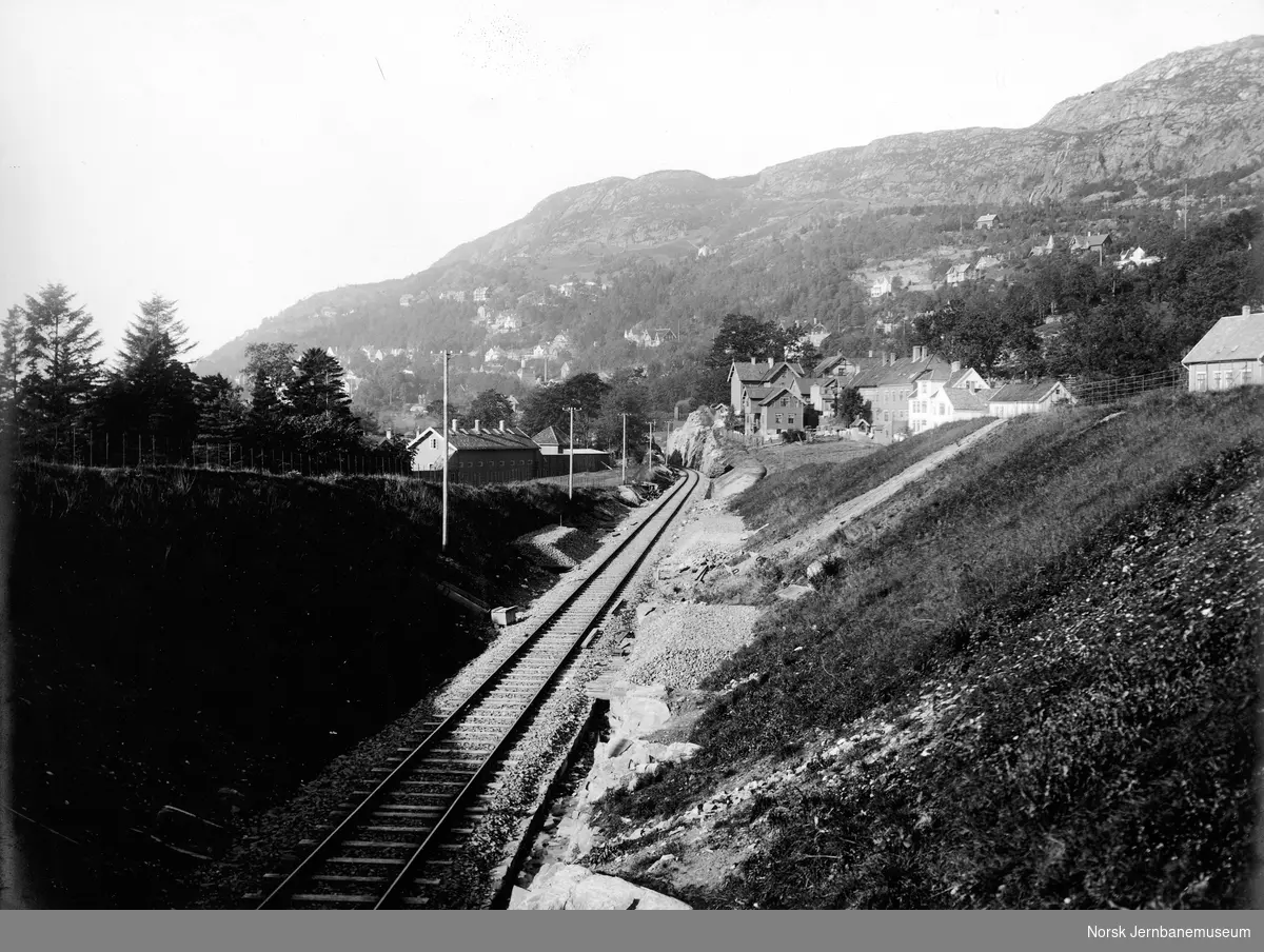 Vossebanen mellom Kronstad og Bergen, sett i retning Bergen