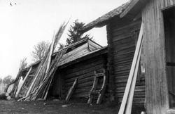 Tørberget, Gleditsch, Trysil, Hedmark 1950. Bu, skåle og gam