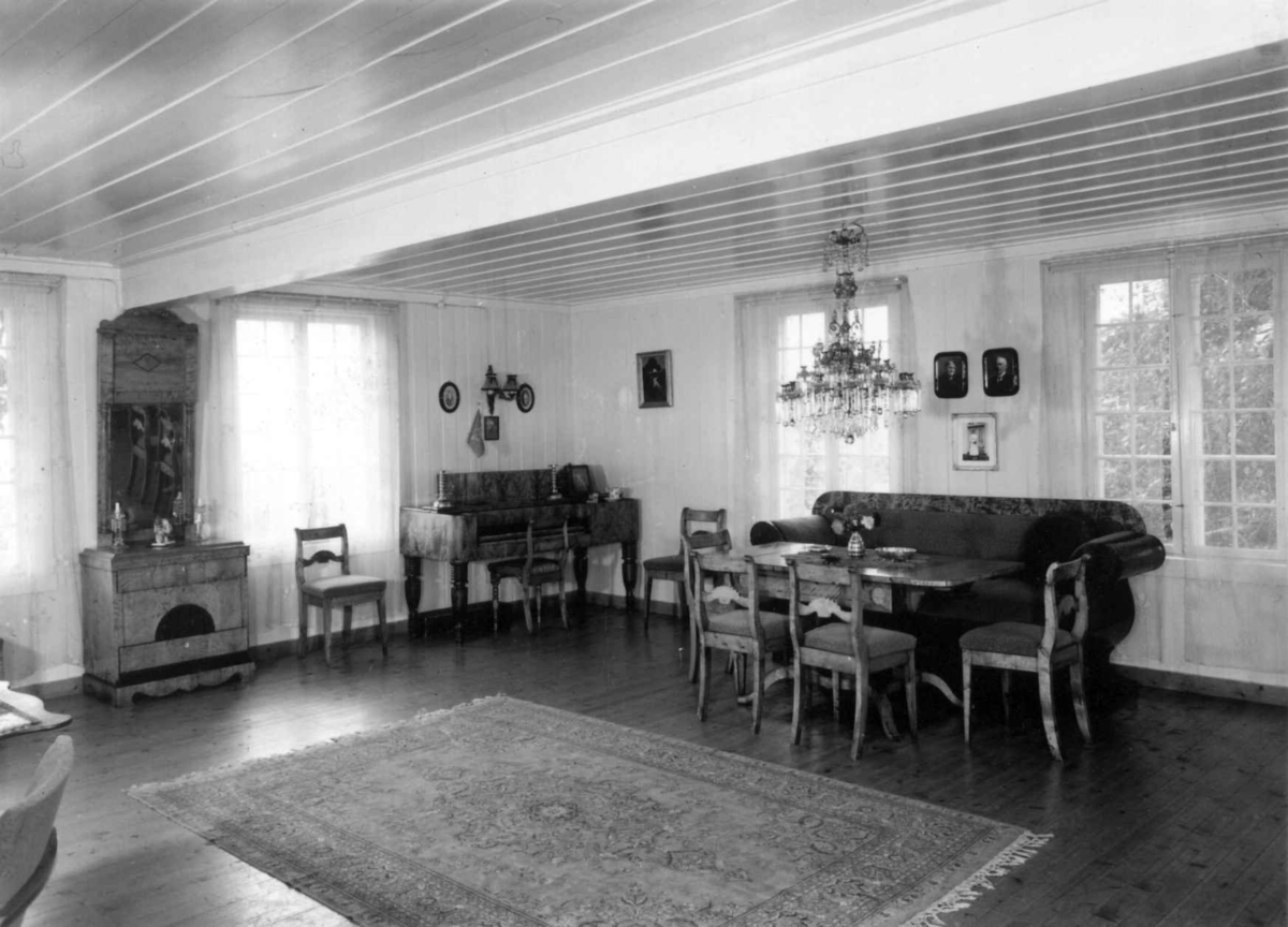 Helgeby, Nes, Ringsaker, Hedmark. Storgårdsundersøkelser ved dr. E. Engelstad 1957. 
