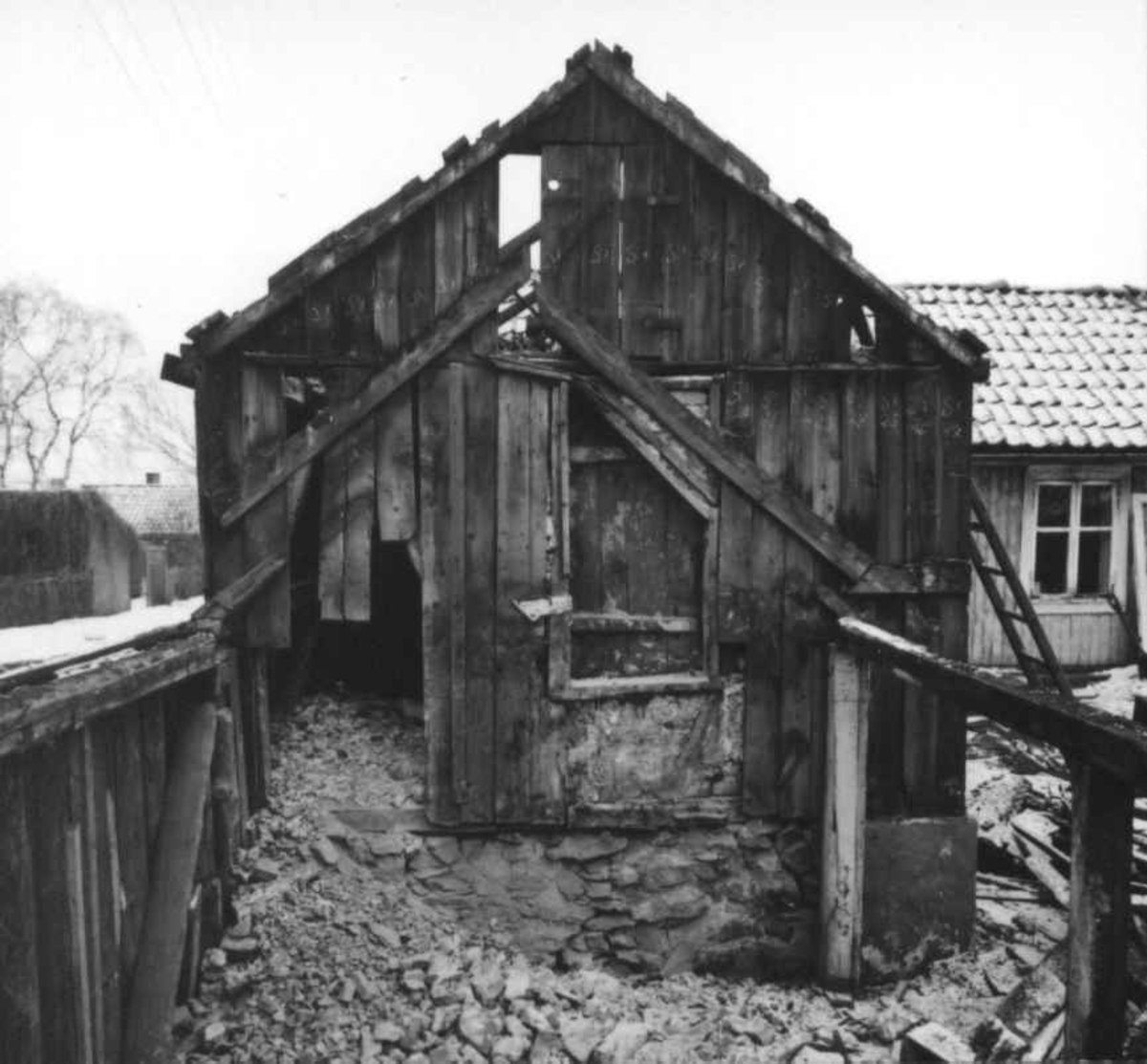 Johannesgt. 12-14
Riving av hus på Enerhaugen, 1963.