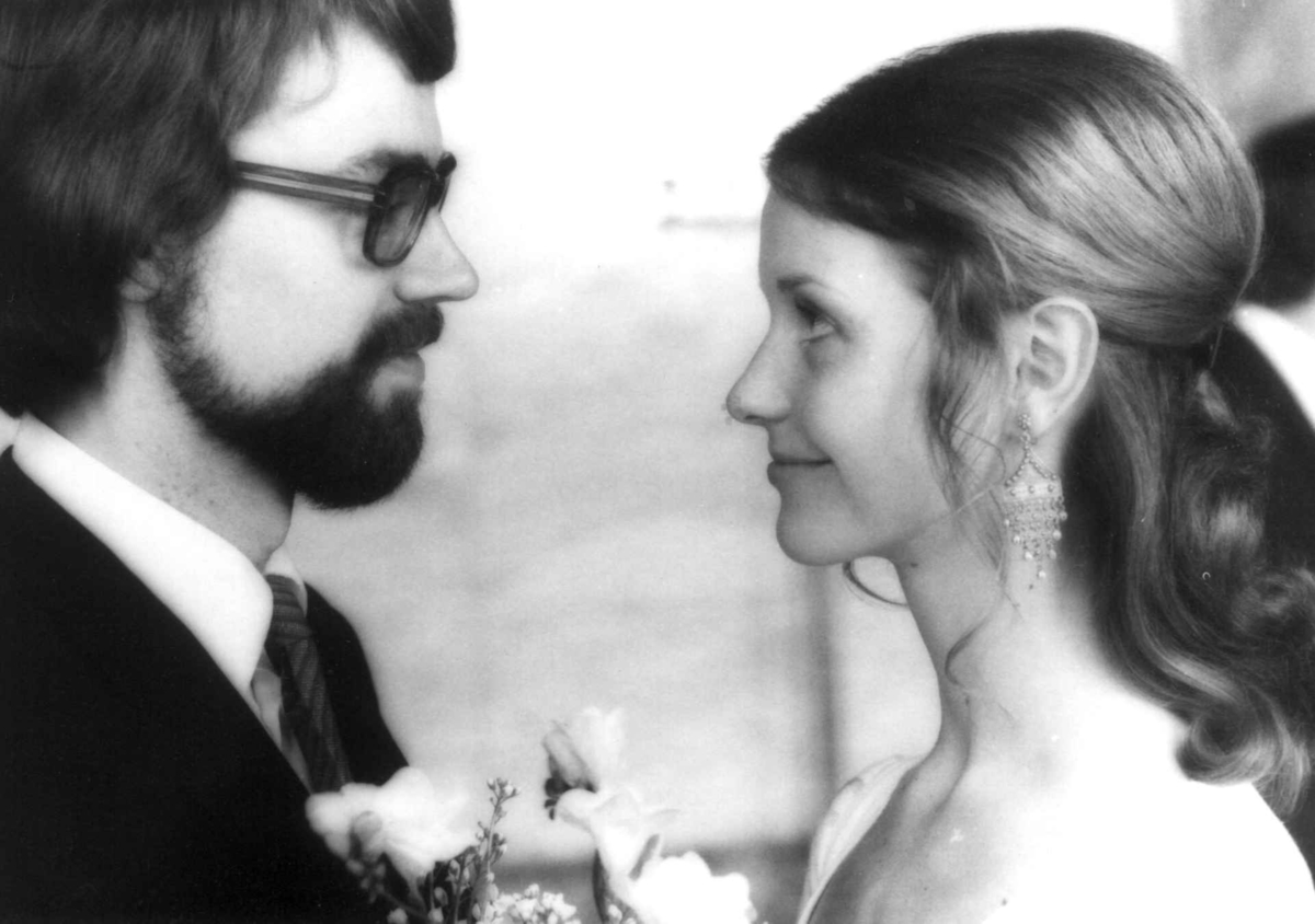 Bryllupsbilde, Ellen Kjellberg, (f. 10/1 1948) gifter seg med kapellmester
Stig Nilsson 29. april 1972.