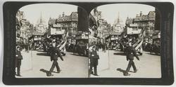 Stereoskopi. Folkeliv og busser i gatene ved Ludgate Circus.