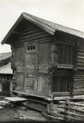 Loft, ant. på Moen, Kviteseid, Telemark. Fotografert 1917.