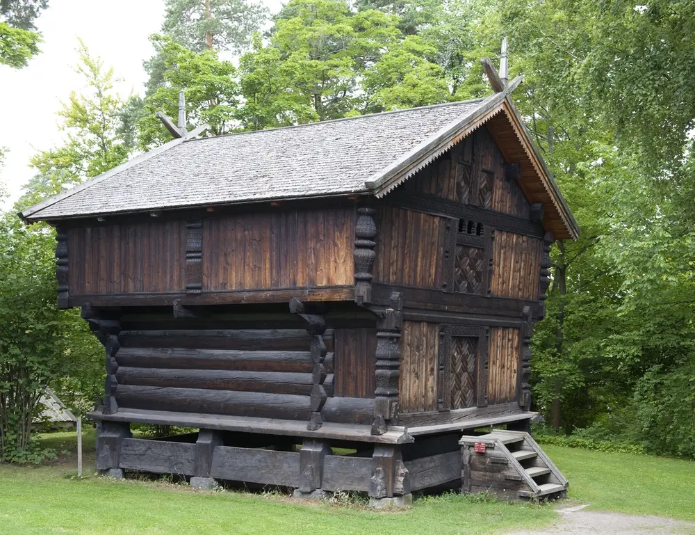 Loft fra Søndre Berdal, Nesland, Vinje i Telemark. Norsk Folkemuseum, august 2010.