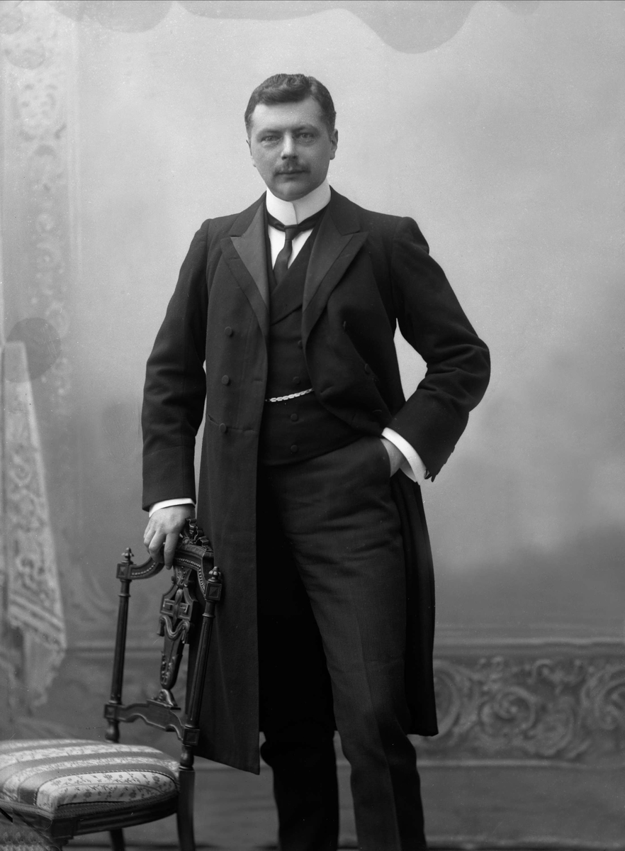 Portrett, Nils Westergaard (1881-?).