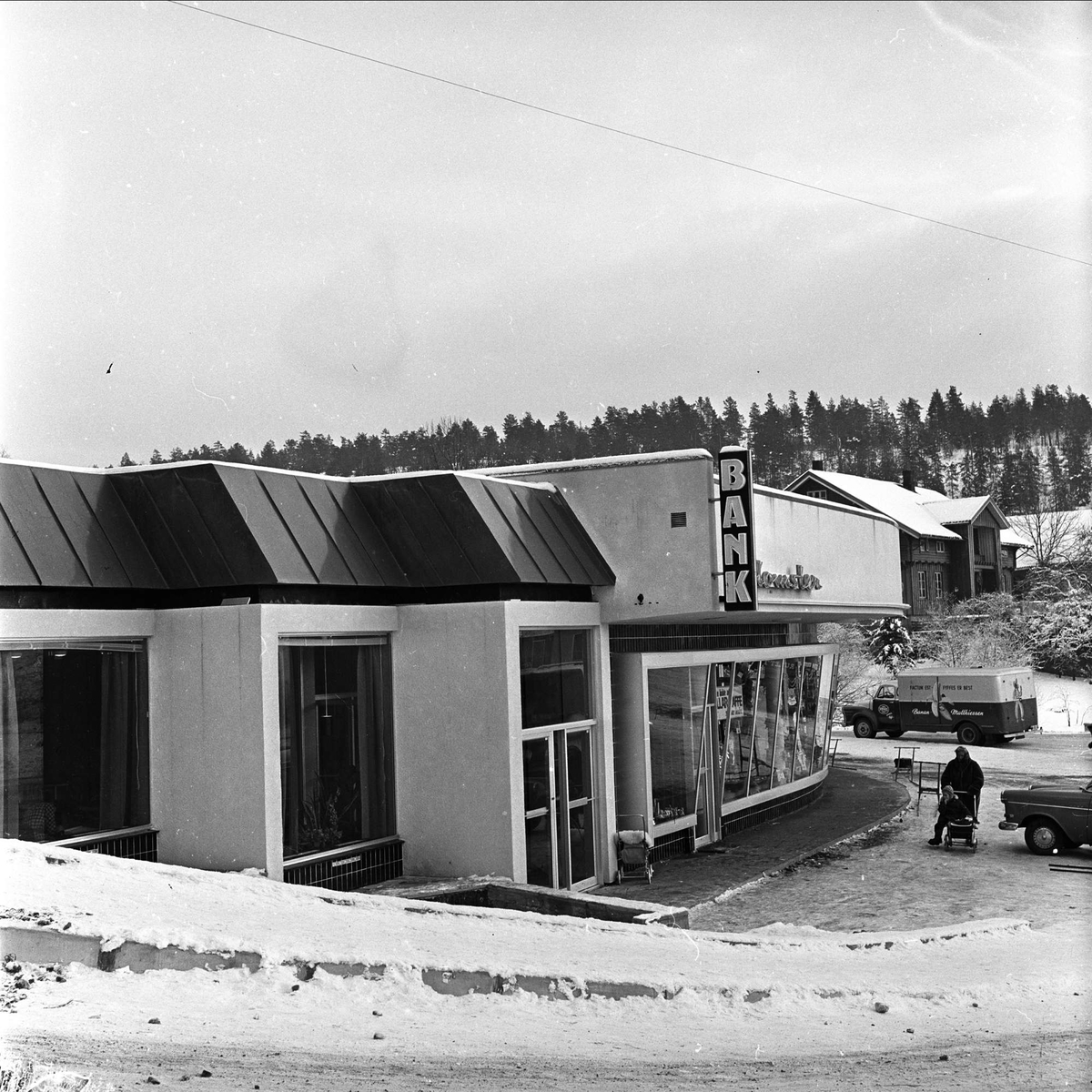 Åpning av nytt bankbygg på Kolbotn, Akershus, 21.12.1961.