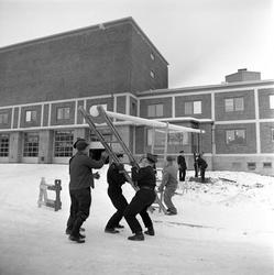 Briskeby, Oslo, februar 1963. Ny brannstasjon. Flaggstanga s
