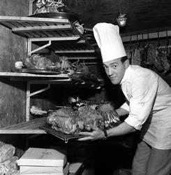 Norge, 06.12.1960. Julebordforberedelser på restaurant Steff