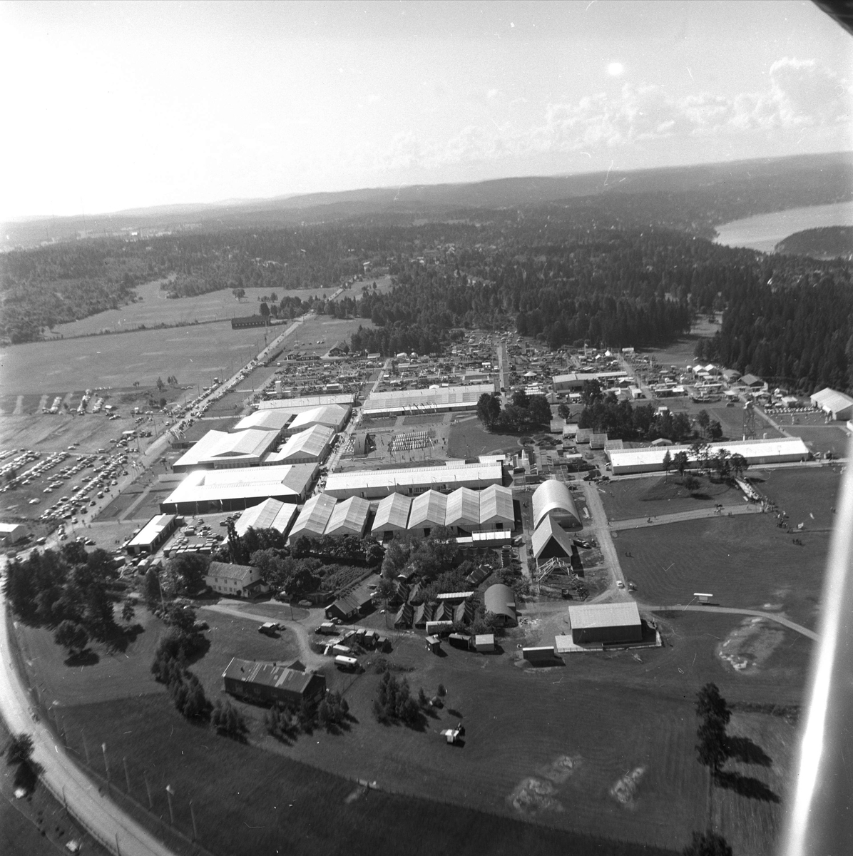 Ekeberg, Oslo, 11. juni 1959, landbruksutstilling, flyfoto over området.