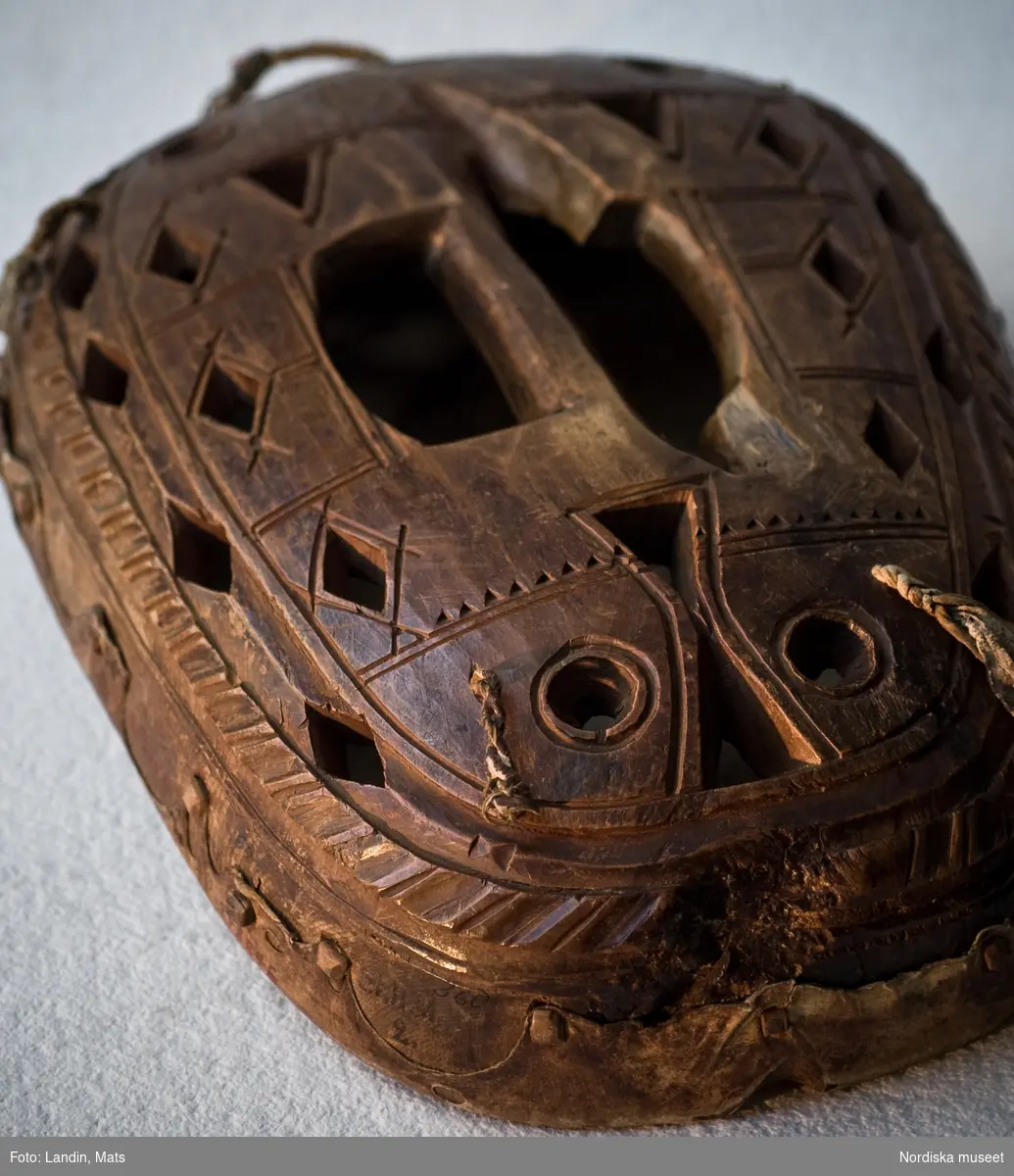 Samisk trumma, nåjdtrumma. Nordiska museets föremål inv.nr 228846