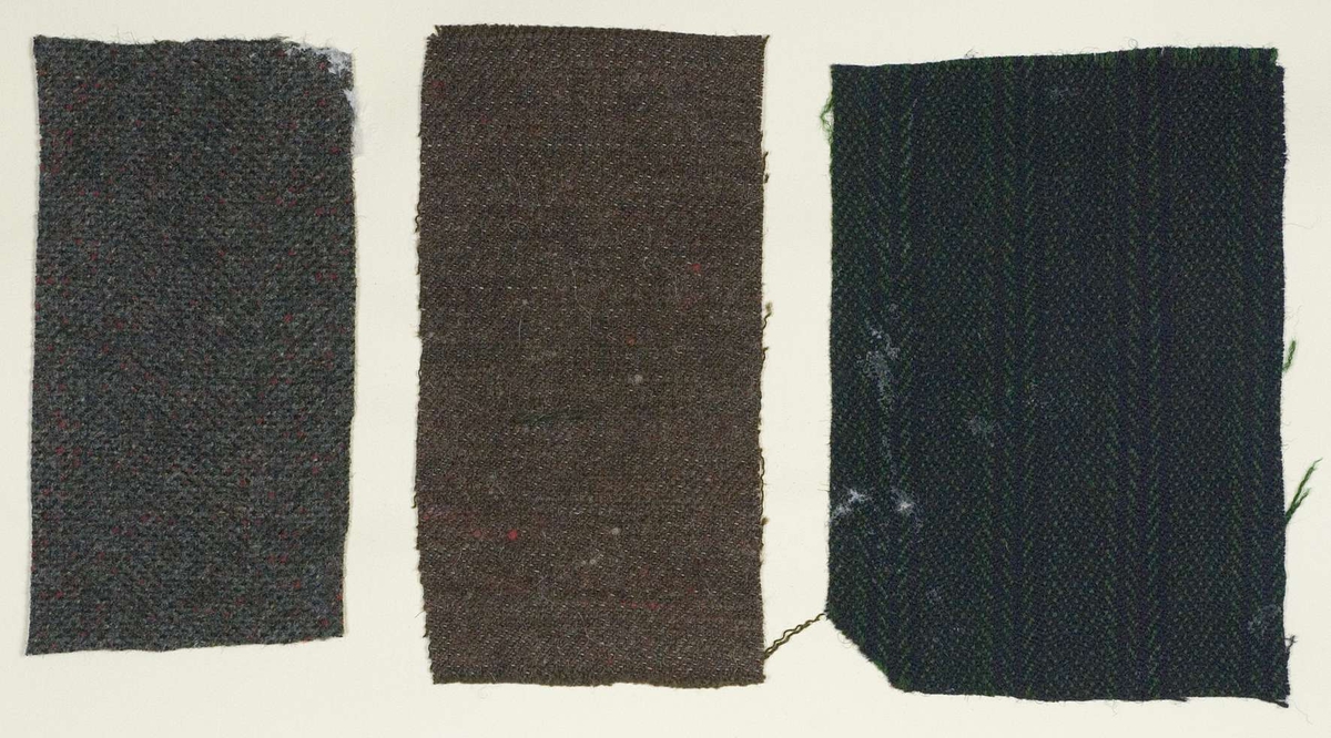 Vävprover i ylle, 9 blad innehållande sammanlagt 26 st prover. Ylleproverna är vävda företrädesvis i kypert och tuskaft. De är till största del enfärgade i svart, grått och brunt. Största provet 10,5 x 28 cm, minsta provet 4,5 x 3,5 cm. Vävproverna är uppklistrade på kartonger i storleken 22 x 28 cm. I övre högra hörnet finns en stämpel "Uppsala läns hemslöjdsförening" och ett handskrivet nummer, "A.1287."