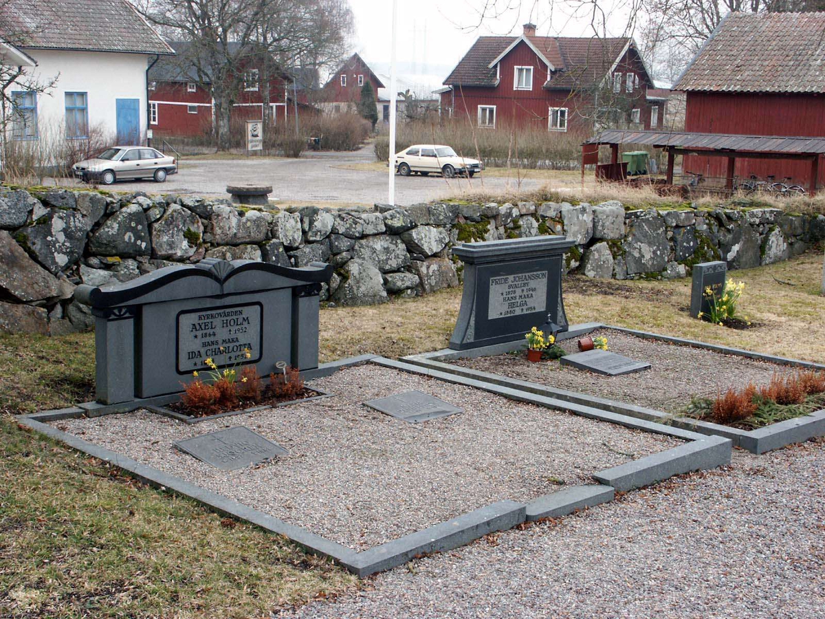 Kyrkogården vid Boglösa kyrka, Boglösa socken, Uppland