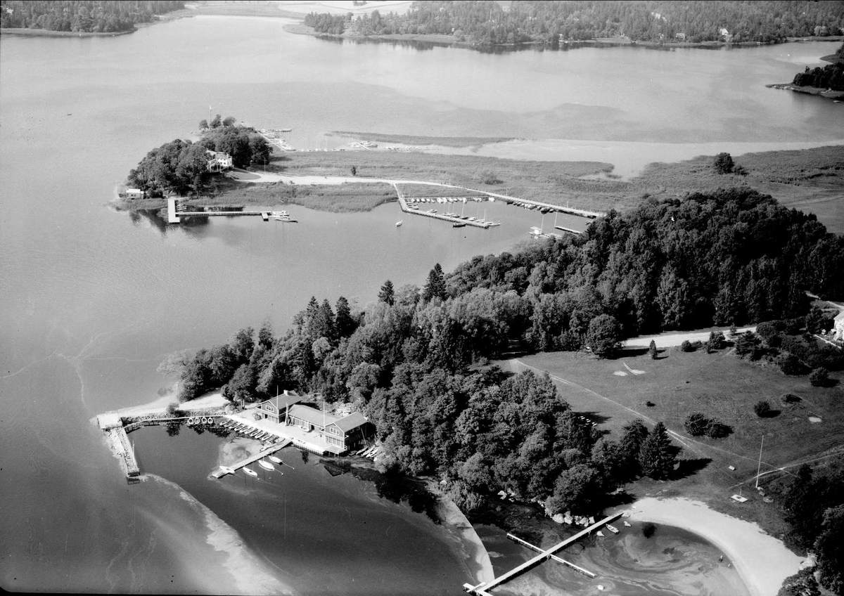 Flygfoto över Graneberg och Skarholmen, Sunnersta, Uppsala 1958