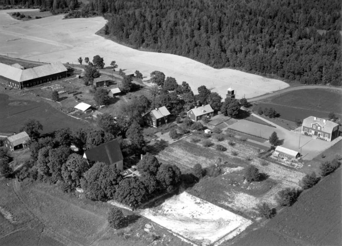 Flygfoto över Bladåker, Bladåkers socken, Uppland 1952