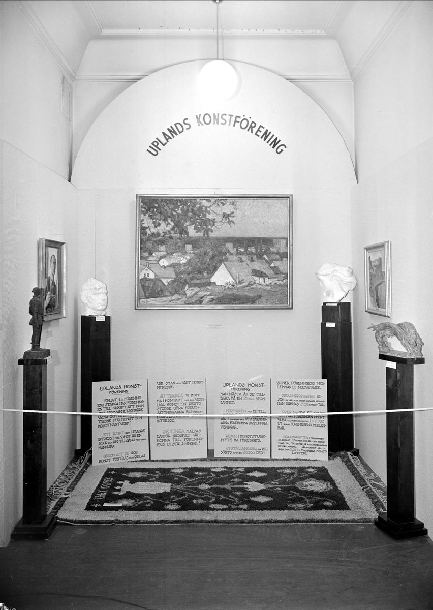 Utställning, arrangerad av Vi unga i KFUMs lokaler, Västra Strandgatan 7, kvarteret Rudan, Uppsala oktober 1942