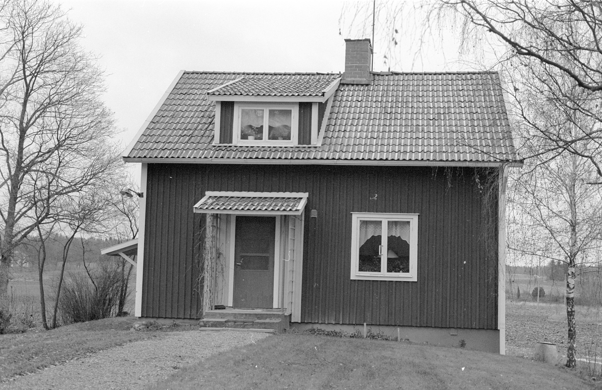 Bostadshus, Värnbo, Hagby-Forsa 2:3, Hagby socken, Uppland 1985