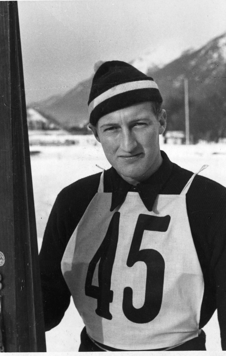 Reidar Andersen i Garmisch-Partenkirchen i 1936. Reidar Andersen at the Olympic Games at Garmisch-Partenkirchen in 1936.