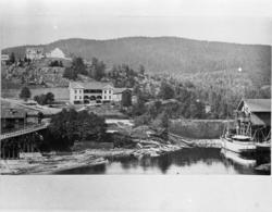 Berger hotell og Øvre Berger sett fra Nesbakken