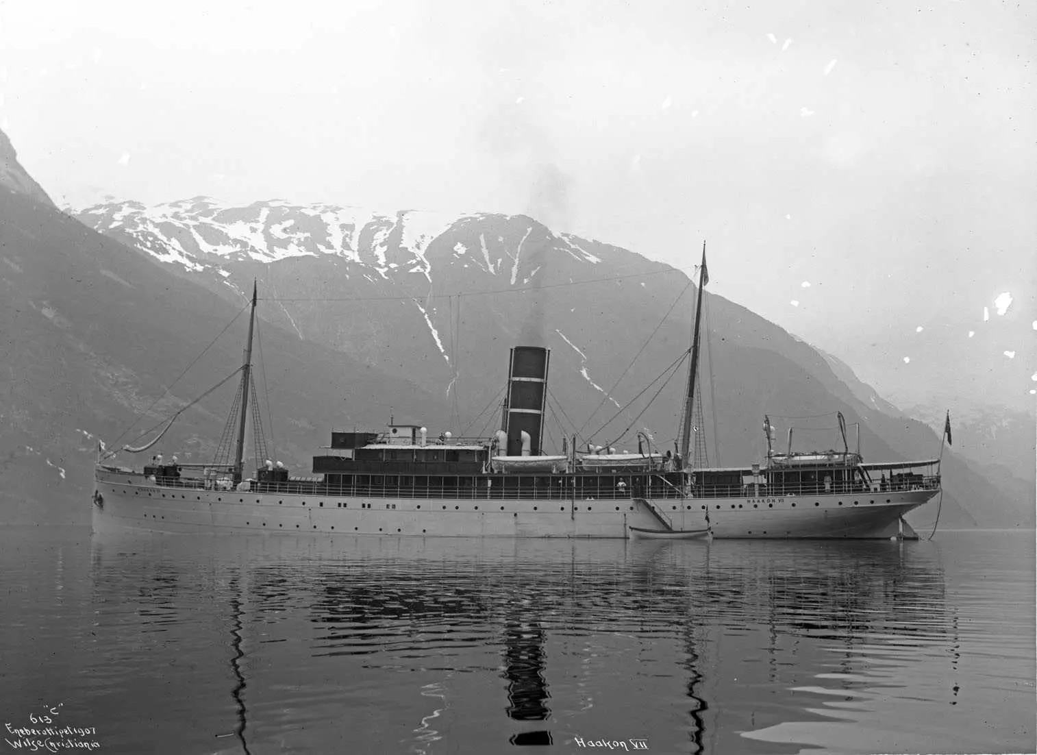 Haakon VII (b. 1907, Trondhjems Mekaniske Verksted, Trondhjem), i Odda